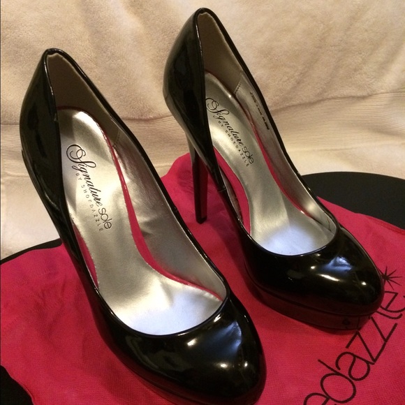 ShoeDazzle Black Patent Pumps