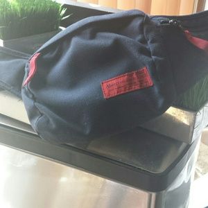 Abercrombie and fitch strap around