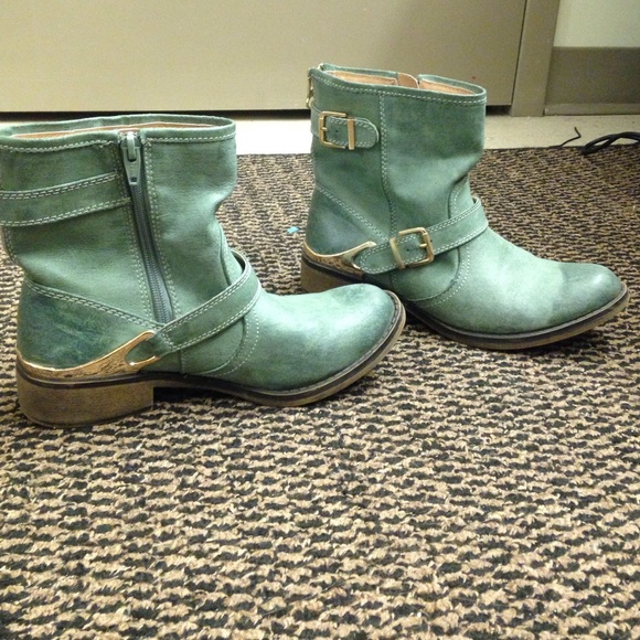 booties - Picture 2 of 4