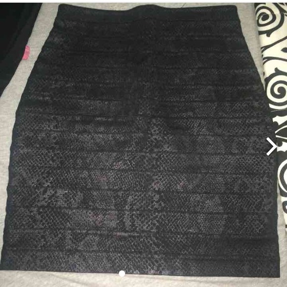 Bebe pencil skirt