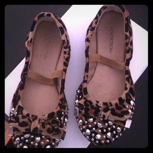 Beautiful pair of girls shoe