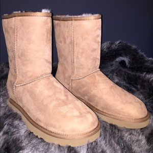 Classic short chestnut women's size 6