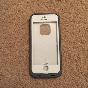 White lifeproof case