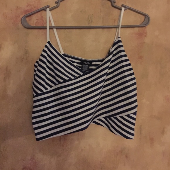 B&W Crop Top XL