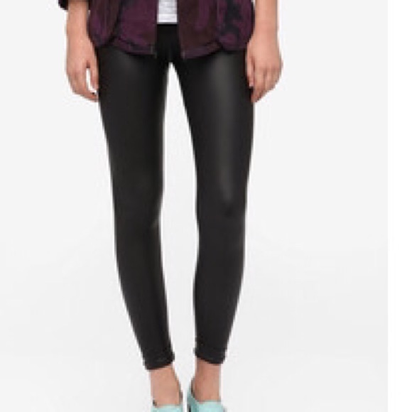 Shiny Nylon Leggings