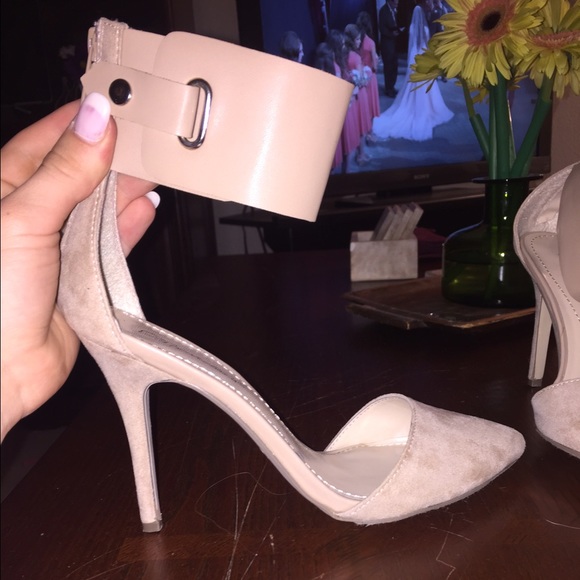 Nude ankle strap heels - Picture 1 of 4