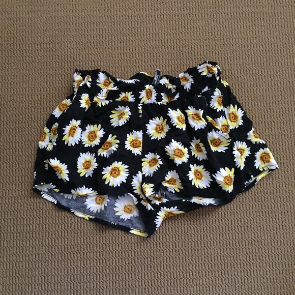 Daisy shorts