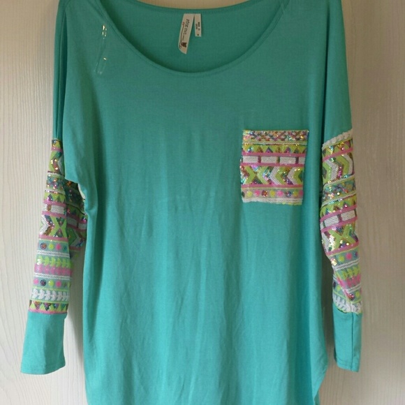 Boutique blind tunic