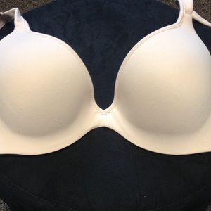 Nude light lift bra.
