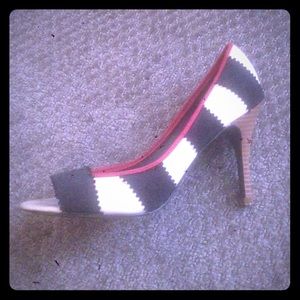 Striped pumps 6.5