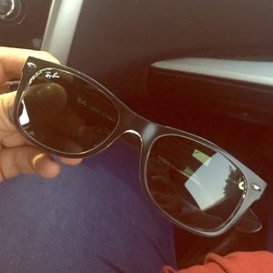 FLASH SALE ⚡️RAY BAN NEW WAY FARER BLK CIRCLE