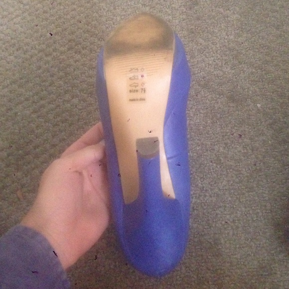 Electric blue pumps with silver bottom - Picture 4 of 4