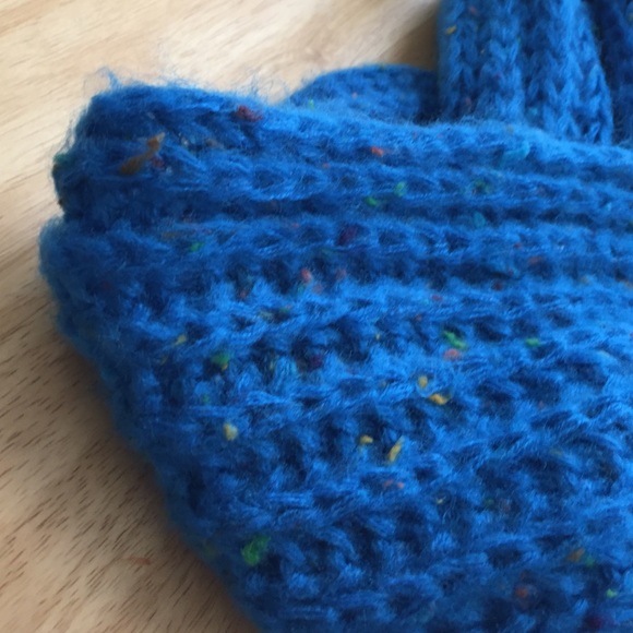 NOT FOR SALE!!! Blue knitted infinity scarf - Picture 2 of 3