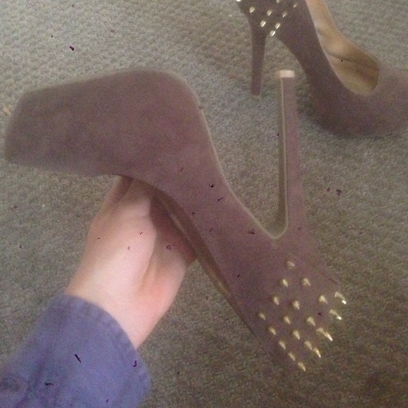 Spiked party pumps - Picture 2 of 4
