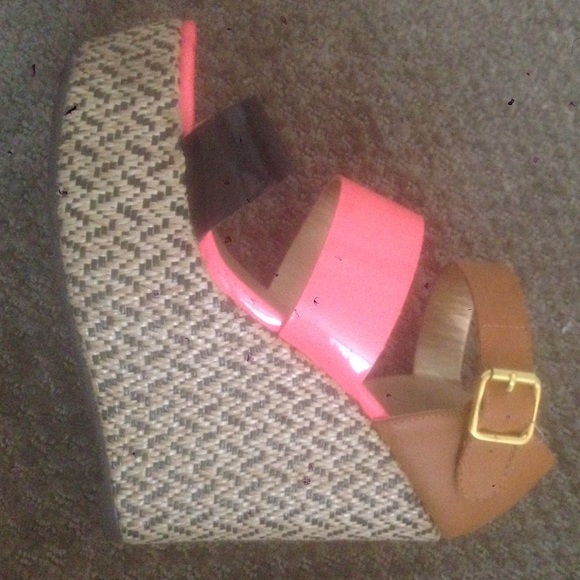 Color blocked wedge - Picture 2 of 4