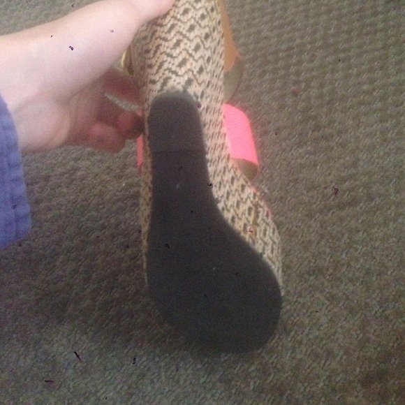 Color blocked wedge - Picture 3 of 4