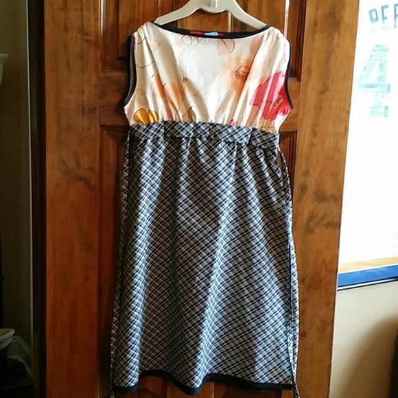 LITTLE GIRLS DRESS - Picture 3 of 4