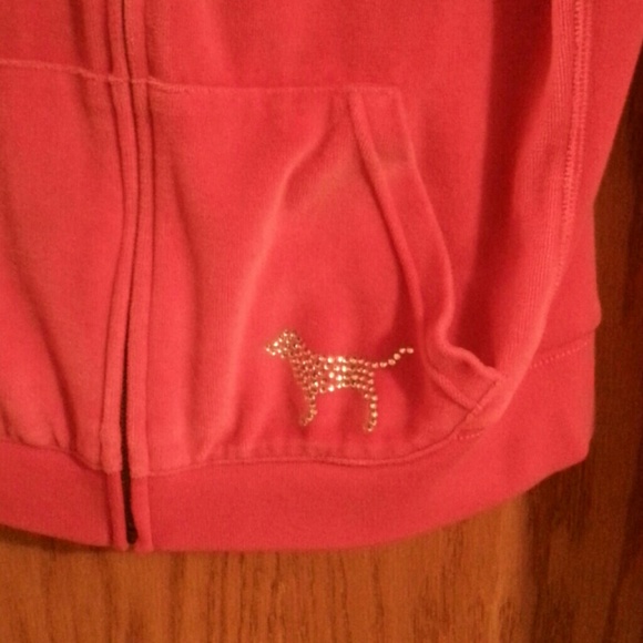 Zip up - Picture 2 of 4