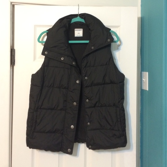 Black puffy vest-great condition