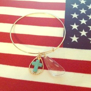 ➕Clear Stone Drop Cross Bracelet➕