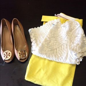 Express Lace cream top! Medium NWOT