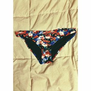 🌿Floral Bikini Bottoms