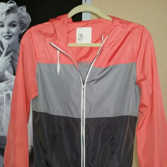 Tribal color windbreaker