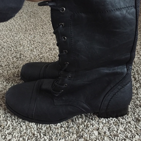 Combat boots