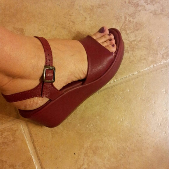 Cordani Danette ruby red leather sandals