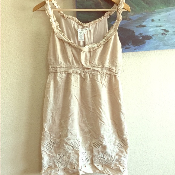 Dress - Picture 1 of 4