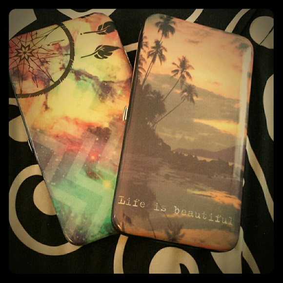 2 wallets