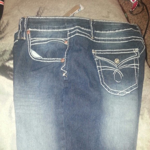 Loooovee - Picture 3 of 4