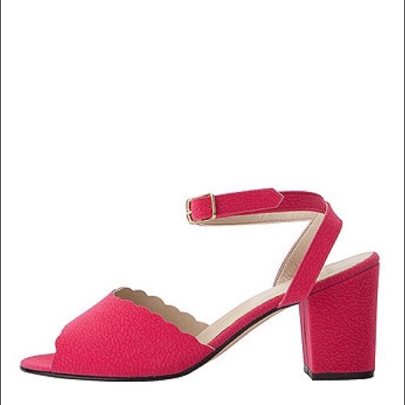 American Apparel Shoes - NWT AA Pink Scalloped Sandal Heels 9 w/ Box