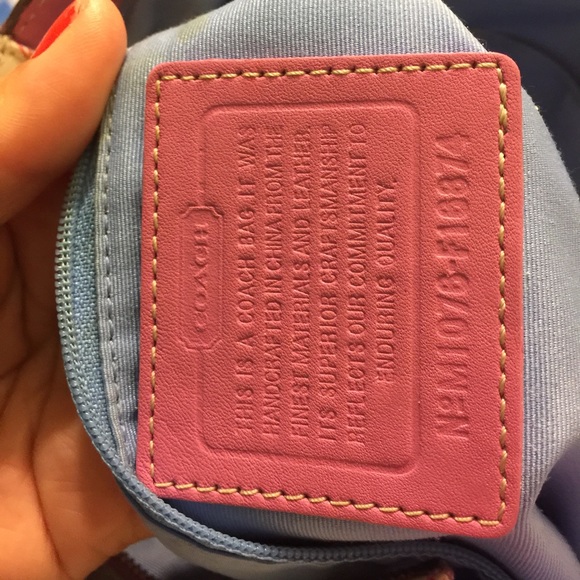 Multi color coach - Picture 3 of 4