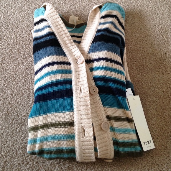 ❌SOLD❌ 🎀 Roxy Cardigan 🎀 - Picture 2 of 3