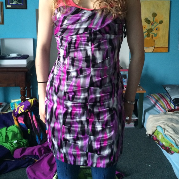 Cute strapless short dress - Picture 1 of 4