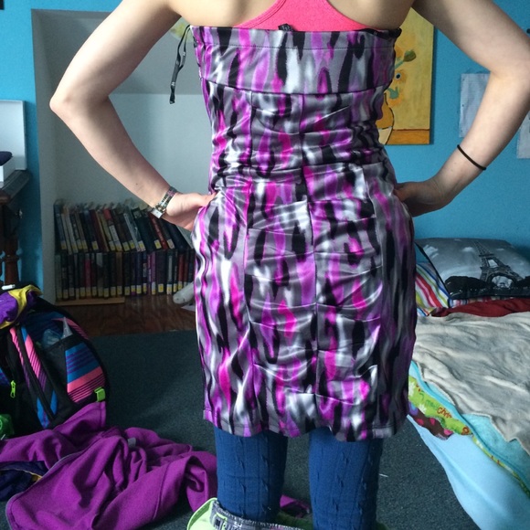 Cute strapless short dress - Picture 2 of 4