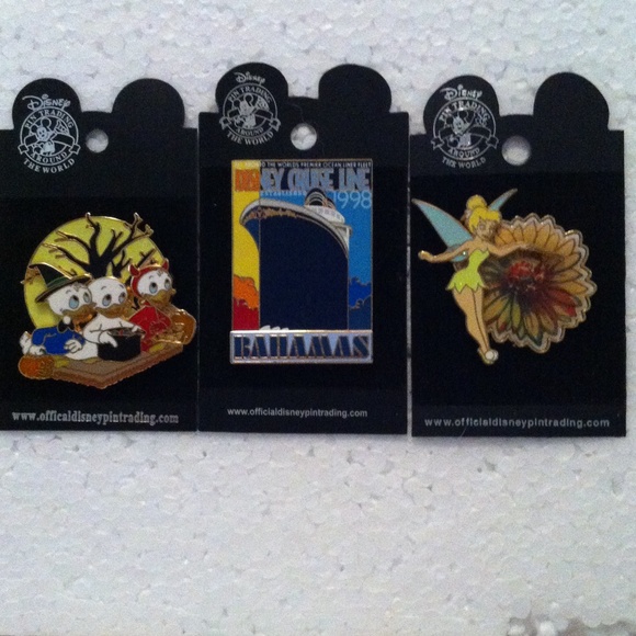 Disney pins - Picture 1 of 4