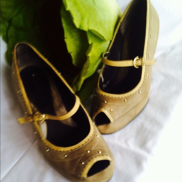 REDUCED ***Aerosols Funky Heels