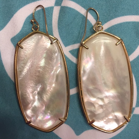 SOLD Delilah Earrings - Picture 2 of 4