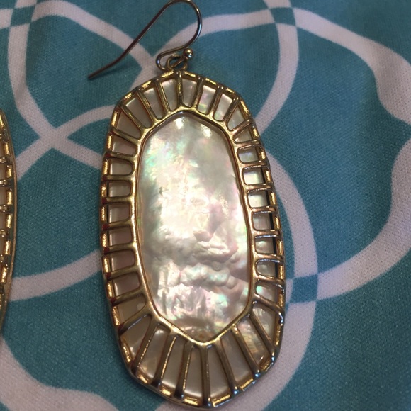 SOLD Delilah Earrings - Picture 3 of 4