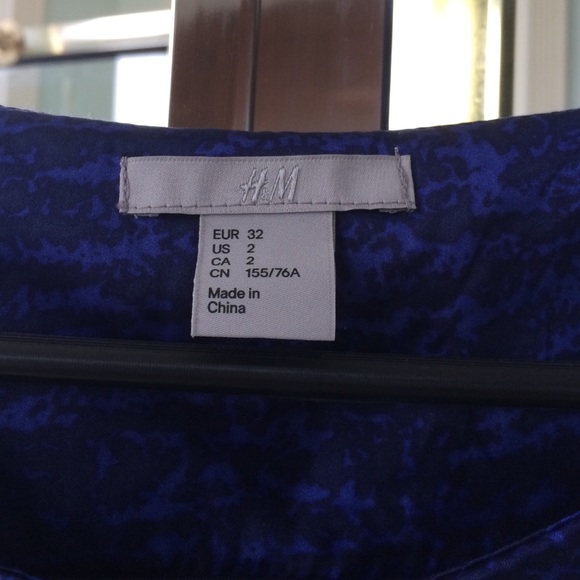 Blue print H&M silk dress - Picture 2 of 3