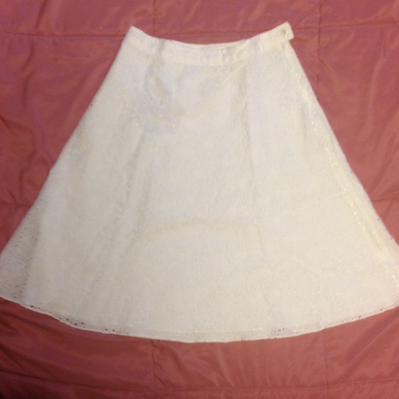 Eyelet skirt