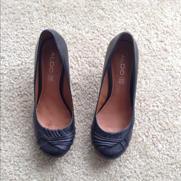 Black Pumps