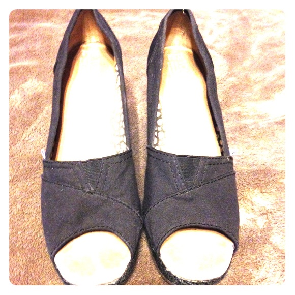 Toms wedges size 8.5