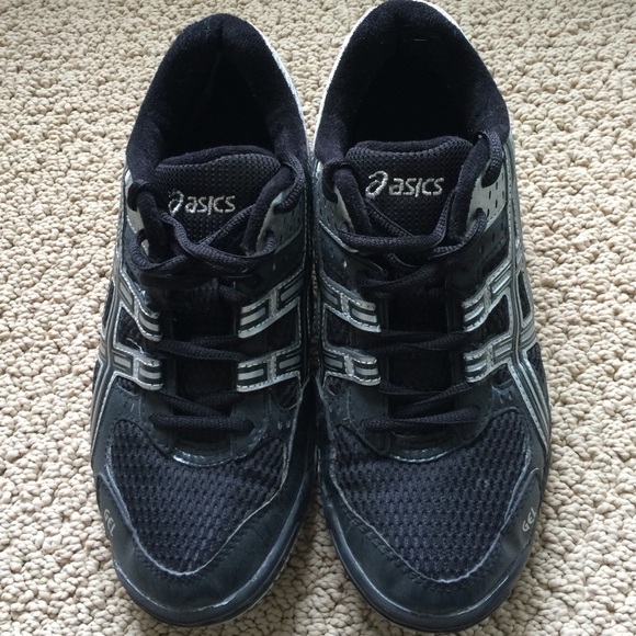 Volleyball/Running Sneakers size 6