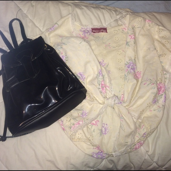 💕Vinyl backpack purse and vtg top bundle