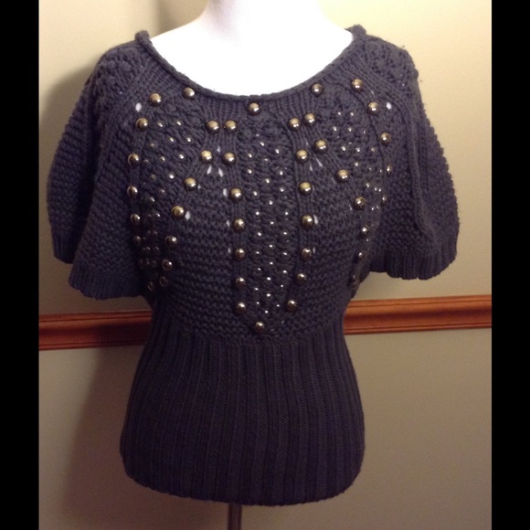 FABULOUS KNIT SWEATER WTH STUDS BY SO WHAT USA - Picture 2 of 3