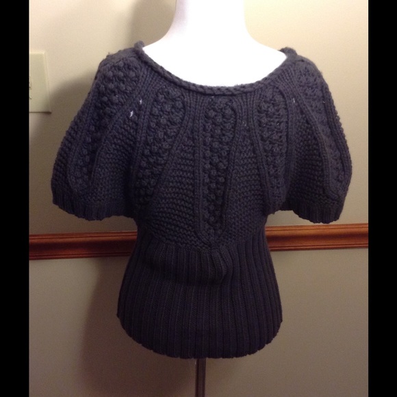 FABULOUS KNIT SWEATER WTH STUDS BY SO WHAT USA - Picture 3 of 3