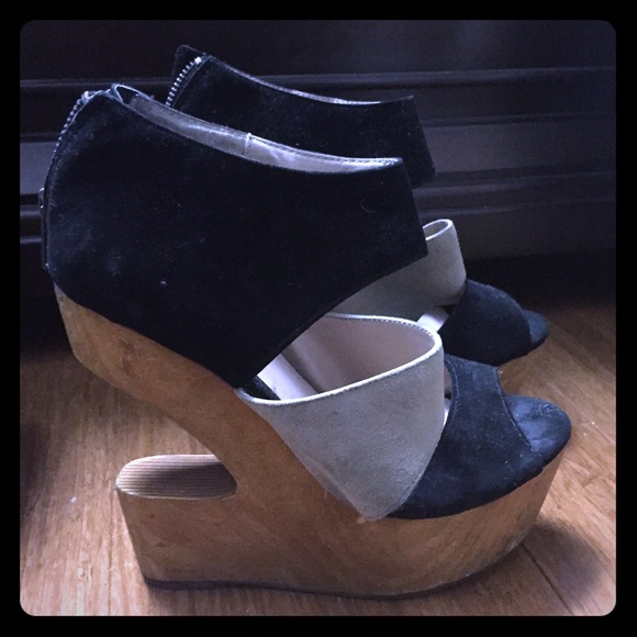Dolce vita cut out wedges